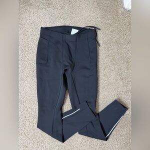 VRST Black Pocketed Leggings